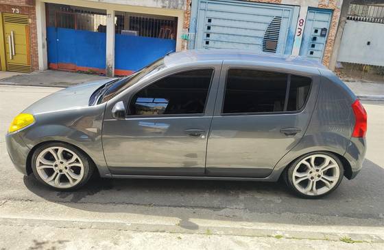 RENAULT SANDERO 1.0 EXPRESSION 16V FLEX 4P MANUAL